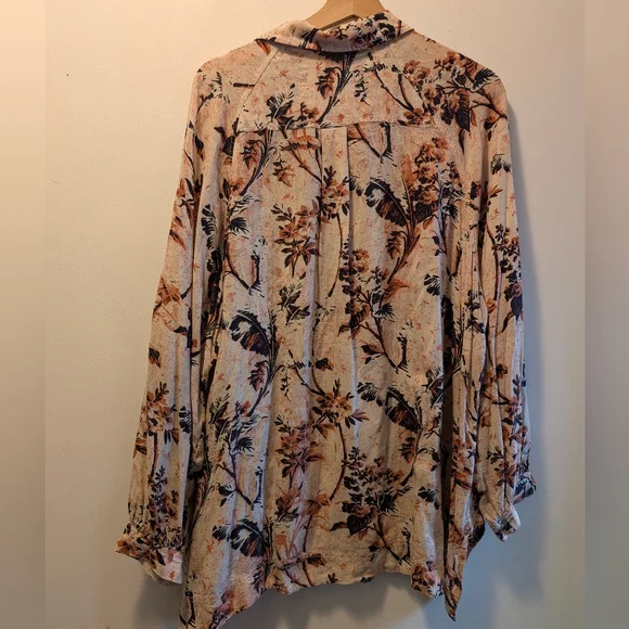 We The Free “It’s A Vibe” Buttondown • Floral Print • Size Large - Picture 7 of 10